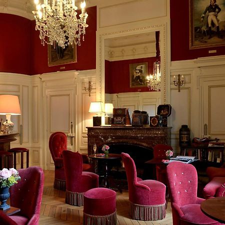 Chateau Colbert Maulévrier Buitenkant foto