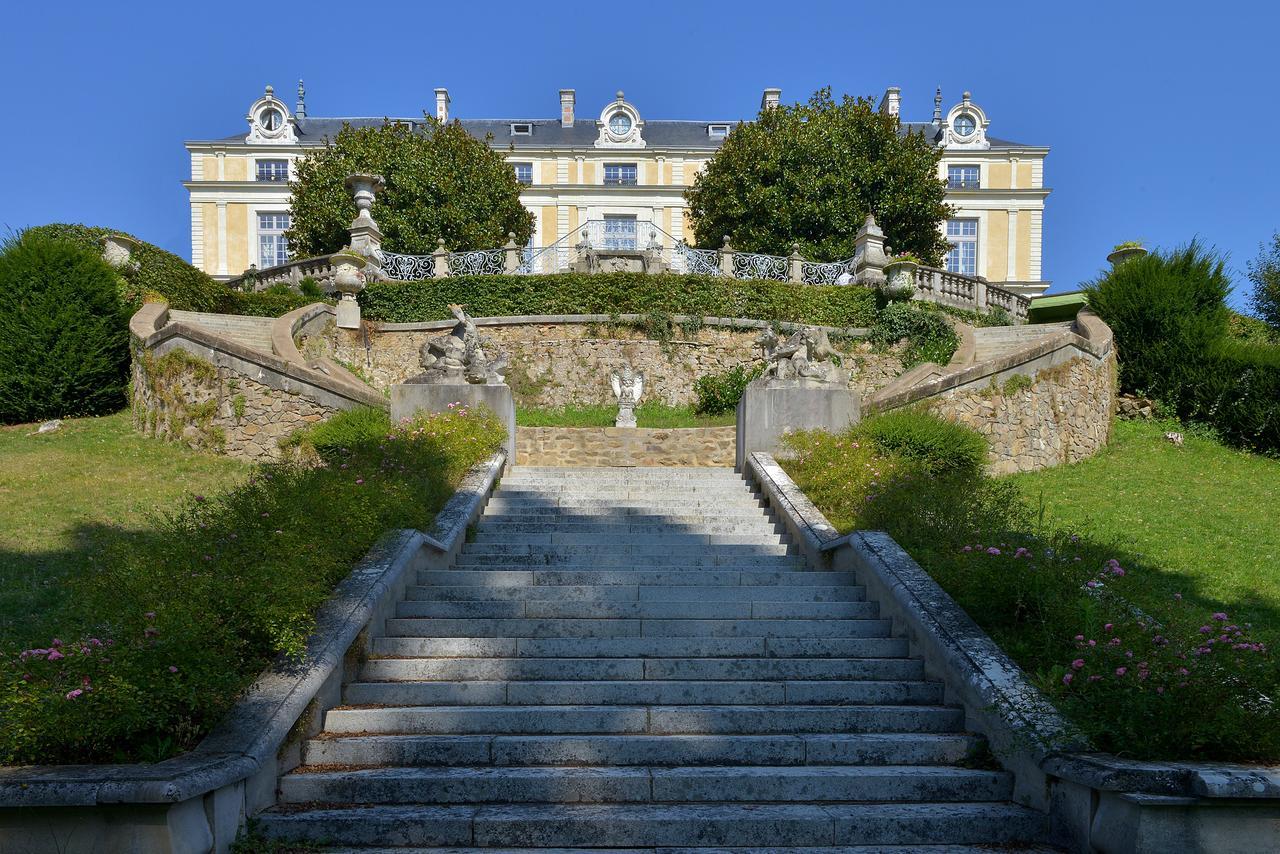 Chateau Colbert Hotel Maulévrier Buitenkant foto